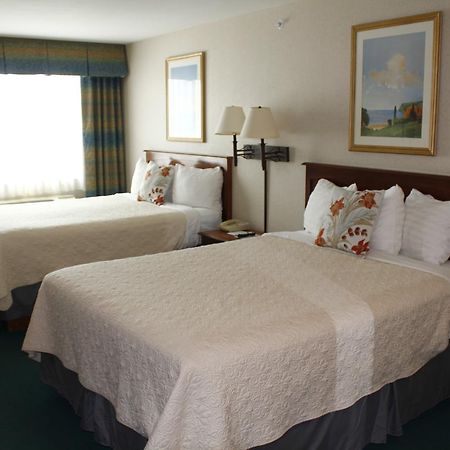 Baraga Lakeside Inn Екстериор снимка