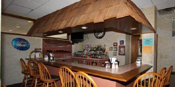 Baraga Lakeside Inn Екстериор снимка