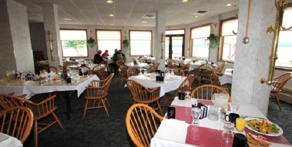 Baraga Lakeside Inn Екстериор снимка
